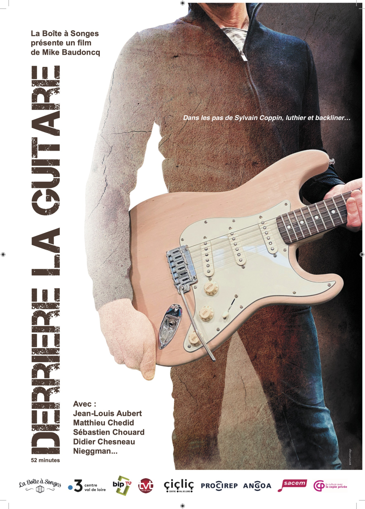 Derriere la guitare