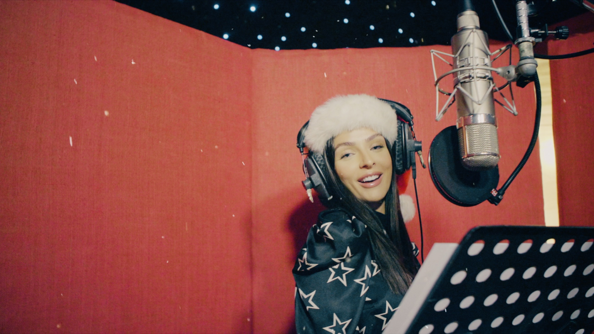 The Celebs: Merry Christmas Everyone