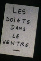 Les doigts dans le ventre