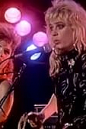 The Bangles: Walk Like an Egyptian