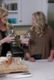 Trishas Southern Kitchen S16E02 Trishas Nashville Experience iNTERNAL 720p WEB x264-ROBOTS [eztv]