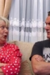 Gogglebox S13E11 HDTV x264-PLUTONiUM [eztv]