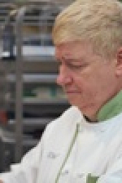 Bake Off The Professionals S06E06 1080p WEB h264-FaiLED EZTV