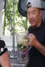 The Chef Show S01E04 480p x264-mSD [eztv]