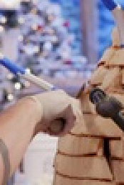 Holiday Wars S03E05 Intergalactic Holidays 720p WEBRip x264-KOMPOST EZTV