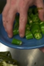Yum and Yummer S02E07 Winner Winner Chicken Dinner 720p WEB h264-KOMPOST EZTV
