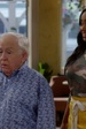 Call Me Kat S03E04 720p HDTV x264-SYNCOPY EZTV