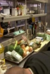 Top Chef S17E03 iNTERNAL 480p x264-mSD [eztv]