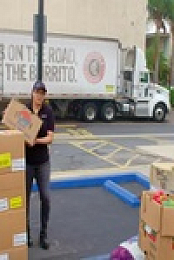 Inside Eats with Rhett and Link S01E01 Chipotle 480p x264-mSD EZTV