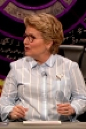 QI S16E03 Piecemeal WEB h264-KOMPOST [eztv]
