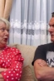 Gogglebox S13E11 720p HDTV x264-PLUTONiUM [eztv]