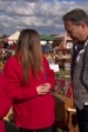 Bargain Hunt S52E05 720p WEB h264-KOMPOST [eztv]