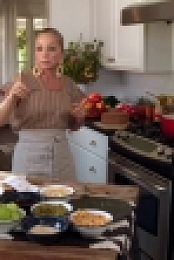 Selena plus Chef S02E07 WEB x264-PHOENiX EZTV