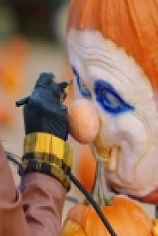 Outrageous Pumpkins S01E02 Trick-or-Treating Nightmare 480p x264-mSD EZTV