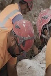 Stone Men S02E02 480p x264-mSD EZTV