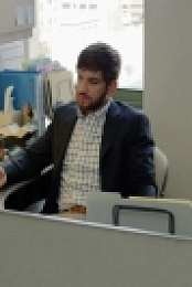 Easy S01E03 WEB X264-DEFLATE EZTV