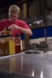 Chopped S44E09 Chopped U 720p WEBRip x264-CAFFEiNE [eztv]