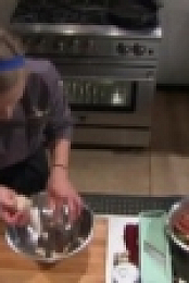 Chopped S44E16 Tendon Loving Care iNTERNAL WEB x264-ROBOTS [eztv]