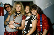 Van Halen 1982-08-06 - St Louis, Missouri [SBD]