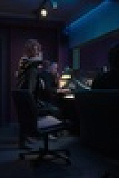 Hacks 2021 S02 WEBRip x265-ION265 EZTV
