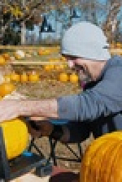 Outrageous Pumpkins S02E02 Hungry Hungry Pumpkins 720p WEBRip x264-KOMPOST EZTV