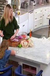 Selena plus Chef S03E05 480p x264-mSD EZTV