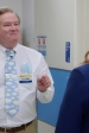Superstore S06E09 1080p WEB H264-STRONTiUM EZTV