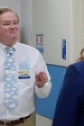 Superstore S06E09 720p WEB H264-STRONTiUM EZTV