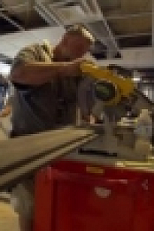 Restaurant Impossible S16E06 Out with the Old In with the New iNTERNAL WEBRip x264-CAFFEiNE [eztv]