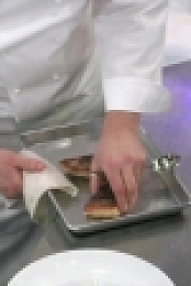 Hells Kitchen US S17E16 720p HDTV x264-W4F[eztv]