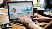 [ FreeCourseWeb ] Udemy - The Complete Marketing Management Course for Beginners
