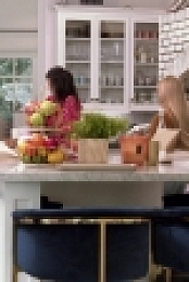 Selena plus Chef S02E01 1080p WEB h264-KOGi EZTV