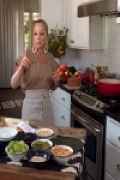 Selena plus Chef S02E07 480p x264-mSD EZTV