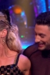 Strictly Come Dancing S16E17 Week 9 WEB h264-KOMPOST [eztv]