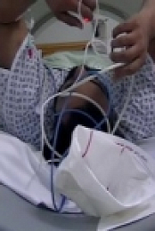 24 Hours In A And E S20E01 480p x264-mSD [eztv]