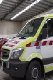 Paramedics S02E04 480p x264-mSD [eztv]