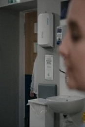 Casualty S35E11 480p x264-mSD EZTV