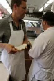 Carnival Eats S04E18 Get Stuffed HDTV x264-CRiMSON[eztv]
