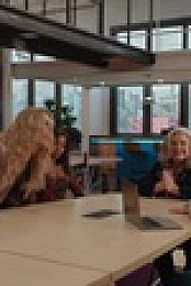 Girls5eva S02E07 XviD-AFG EZTV