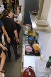 Top Chef S20E05 480p x264-mSD EZTV