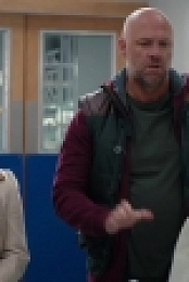 Casualty S33E15 HDTV x264-KETTLE [eztv]