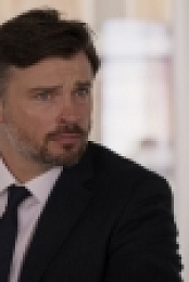 Professionals S01E03 720p HEVC x265-MeGusta EZTV