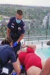 Paramedics S03E02 480p x264-mSD EZTV