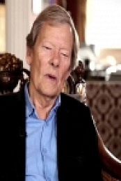 Discovering S02E09 David Niven 480p x264-mSD EZTV