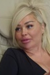 Darcey and Stacey S04E02 XviD-AFG EZTV