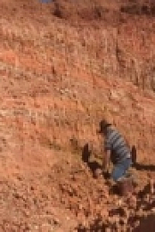 Outback Opal Hunters S03E06 480p x264-mSD [eztv]
