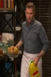 Beat Bobby Flay S20E12 Chi-Town Throws Down 480p x264-mSD [eztv]