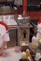 Hells Kitchen US S16E05 PROPER 720p HDTV x264-W4F[eztv]