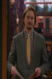 Last Man Standing US S09E07 480p x264-mSD EZTV