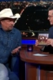 Stephen Colbert 2018 11 29 Garth Brooks WEB x264-TBS [eztv]